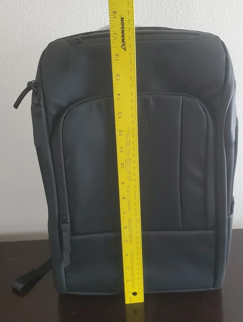 NWT AVIO APEX Vacuum Compression Travel Backpack Black